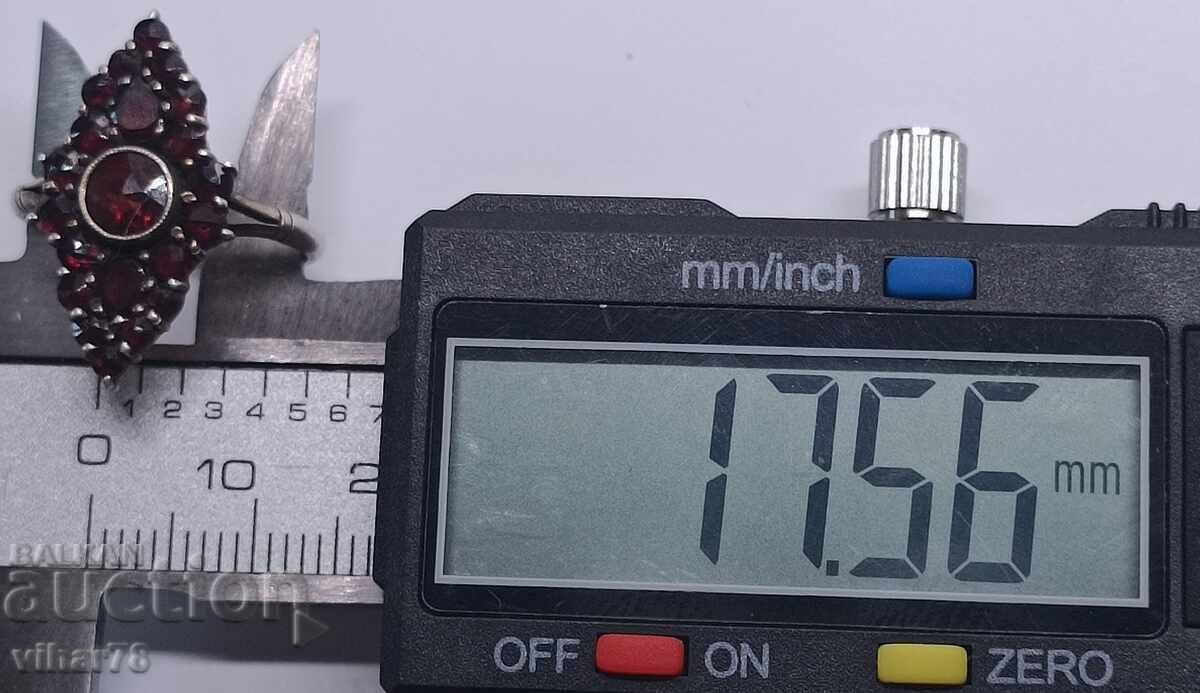 OLD WOMEN'S SILVER GARNET RING - 5 OLD WOMEN'S SILVER GARNET RING - 5