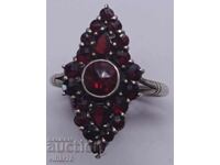 СТАР ДАМСКИ СРЕБЪРЕН ПРЪСТЕН С ГРАНАТ
