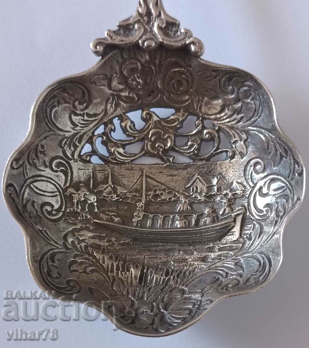 Silver spoon-blades of the mill spin with price 179.99 BGN | € 92.03