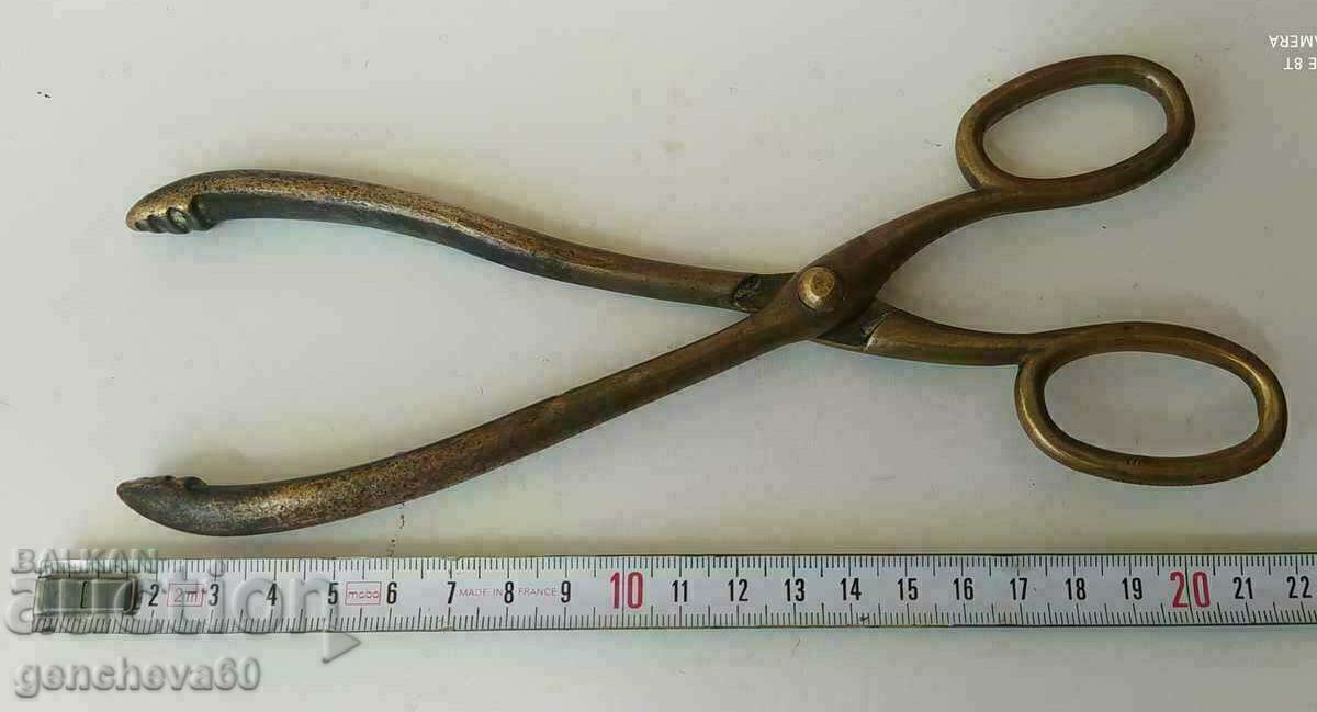 A rare Victorian brass scissor clip with price 40.00 BGN | € 20.45 A rare Victorian brass scissor clip with price 40.00 BGN | € 20.45