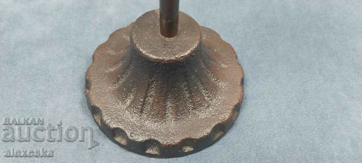 Vechi suport de lumânări masiv - 6 Vechi suport de lumânări masiv - 6