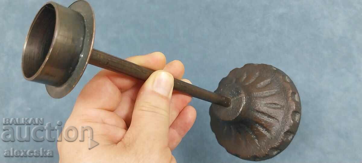 Vechi suport de lumânări masiv - 7 Vechi suport de lumânări masiv - 7