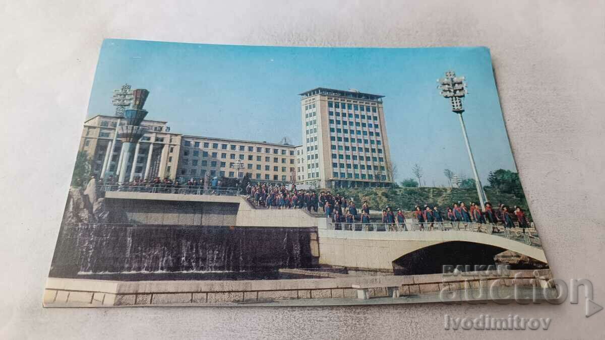 P K Pyongyang Πιονγκγιάνγκ παλάτι μαθητές και παιδιά