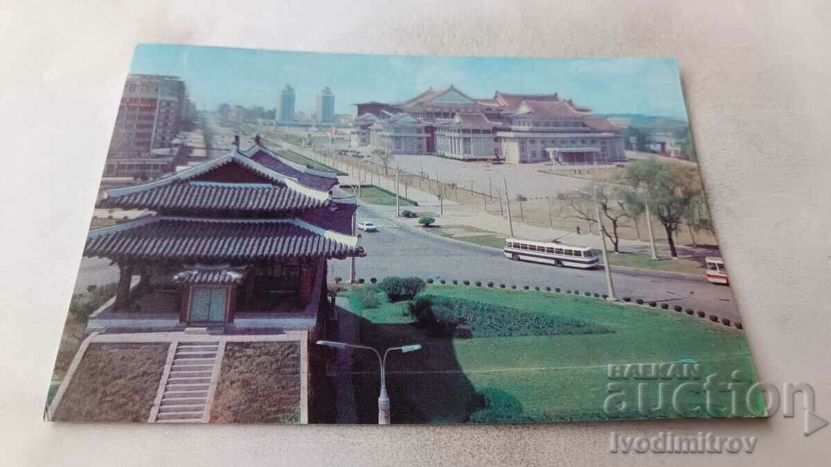 П К Пхеньян Вид на улицу Чхоллима со стороны ворот Потхон