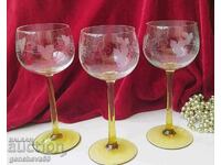 Бохемски кристал чаши за вино-красиво гравирани