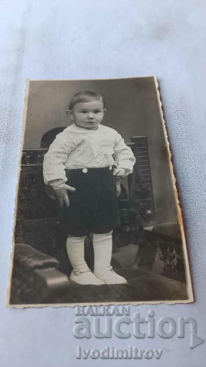 Φωτογραφία Σοφία Μικρό αγόρι σε μια καρέκλα 1939