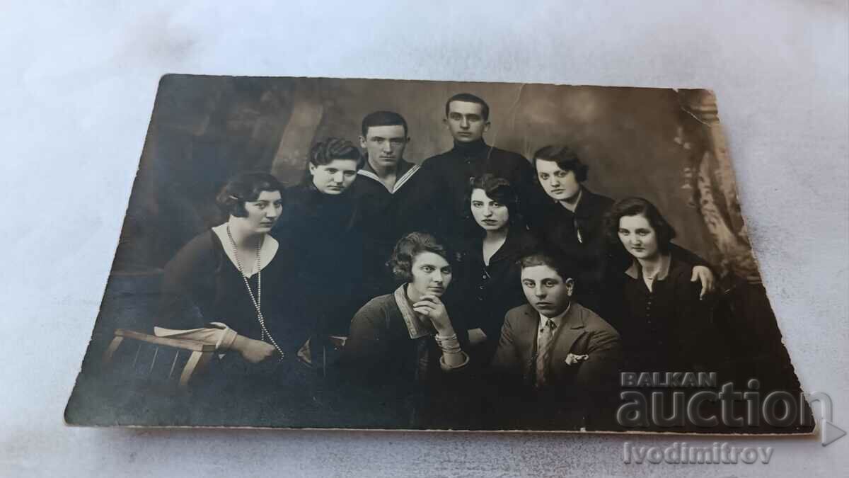 Φωτογραφία Gorna Oryahovitsa Νέοι άνδρες και γυναίκες 1929