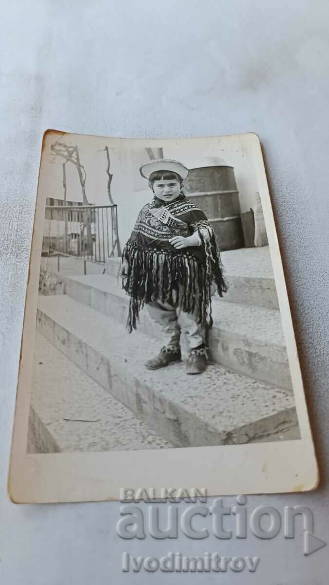 Photo Little girl in national Greek costume