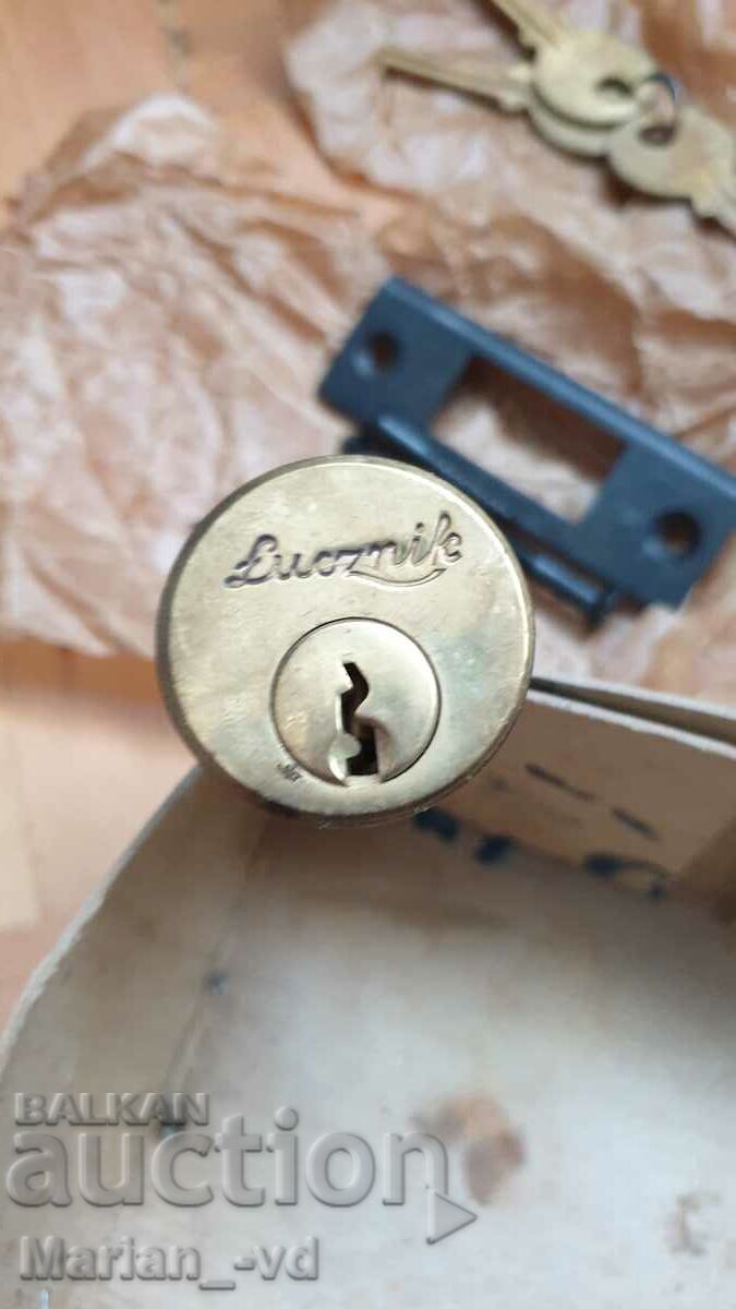 Auction  Old Polish Neck Secret