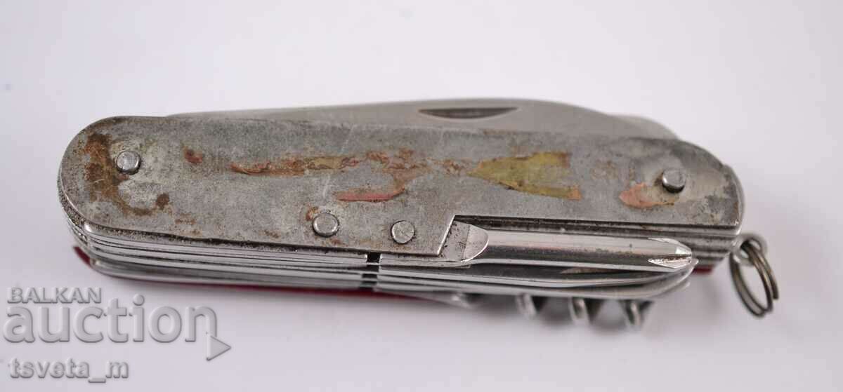 Pocket knife with 10 tools