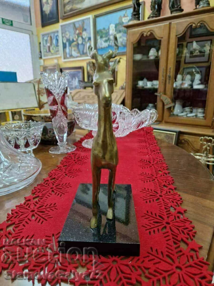 Licitație O mare statuetă antică din bronz francez