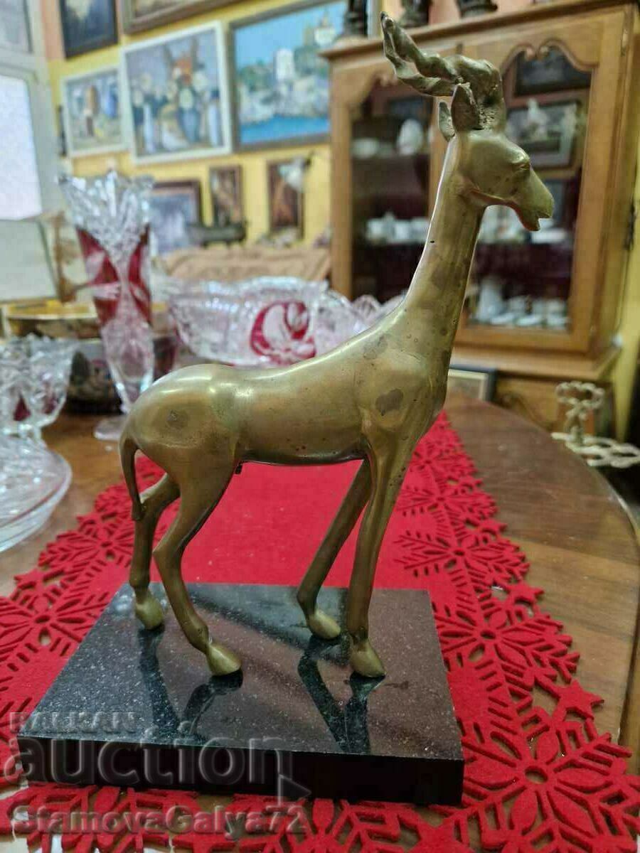 O mare statuetă antică din bronz francez