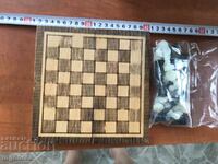 CHESS WOODEN CHESS BOARD WITH SET OF PLASTIC PIECES NEW