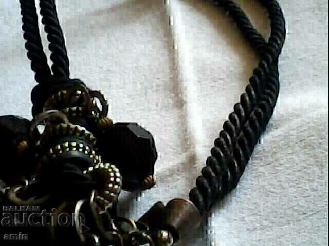 old fragile natural onyx necklace with price 40.00 BGN | € 20.45 old fragile natural onyx necklace with price 40.00 BGN | € 20.45