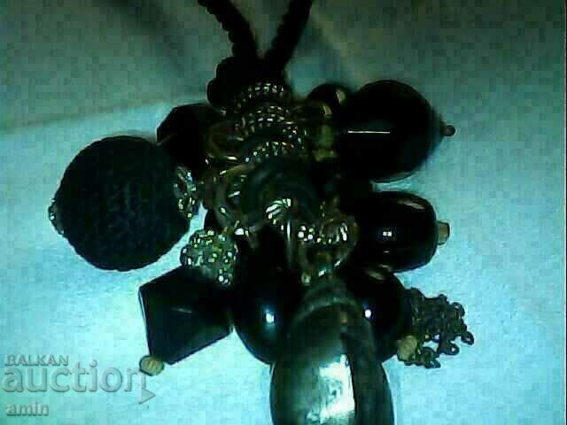 Delivery of old fragile natural onyx necklace Delivery of old fragile natural onyx necklace