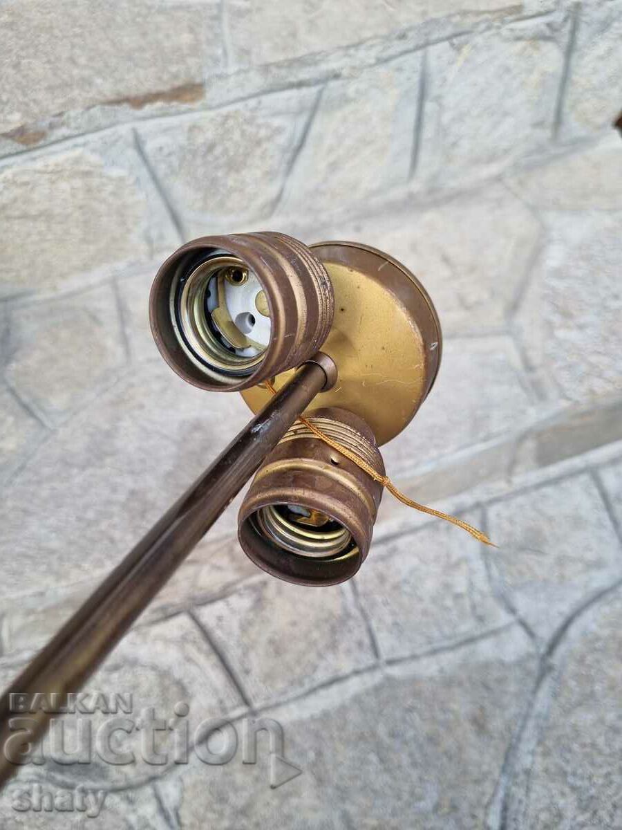 Παράδοση Παλιά χάλκινη λάμπα