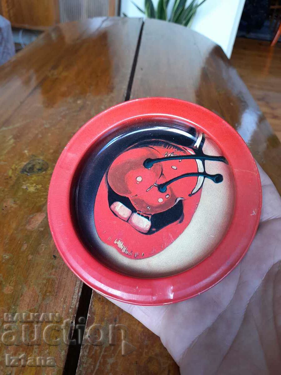 Delivery of Old ashtray