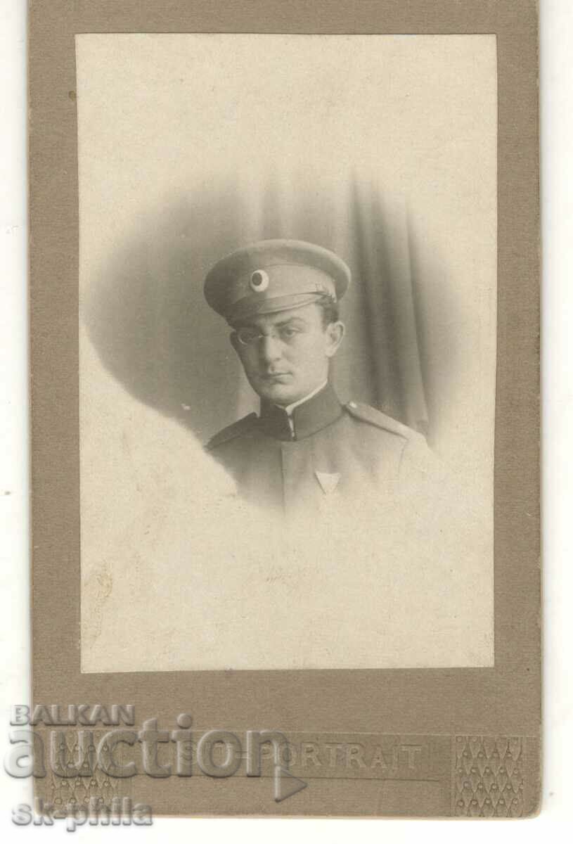 Παλιά φωτογραφία σε χαρτόνι - Στρατιώτης