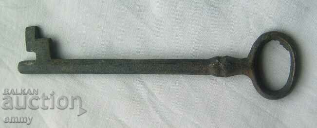 Delivery of Old large door key, 12 cm Delivery of Old large door key, 12 cm