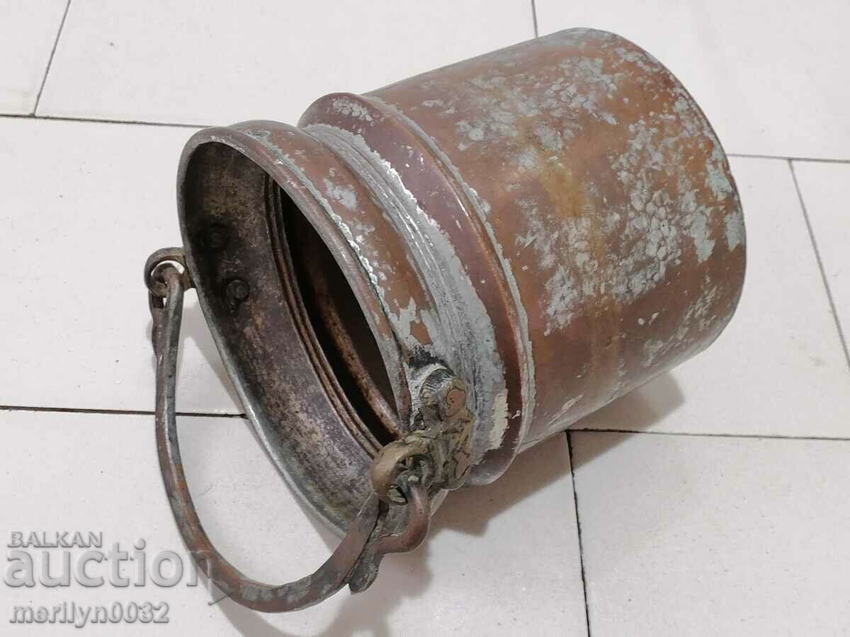 Old copper kettle bucket copper cauldron copper vessel with price 82.00 BGN | € 41.93 Old copper kettle bucket copper cauldron copper vessel with price 82.00 BGN | € 41.93