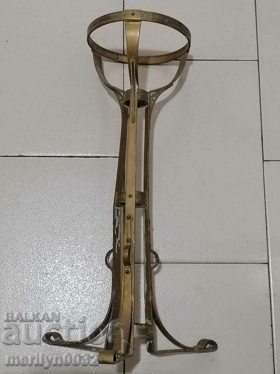 Μπρούτζινο σταντ για λαμπάκι υγραερίου τασάκι τασάκι με τιμή 95.00 BGN | € 48.57