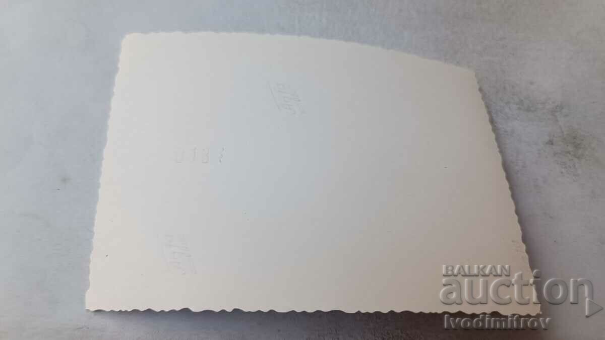 Photo Young woman on a tennis court with price 0.75 BGN | € 0.38 Photo Young woman on a tennis court with price 0.75 BGN | € 0.38