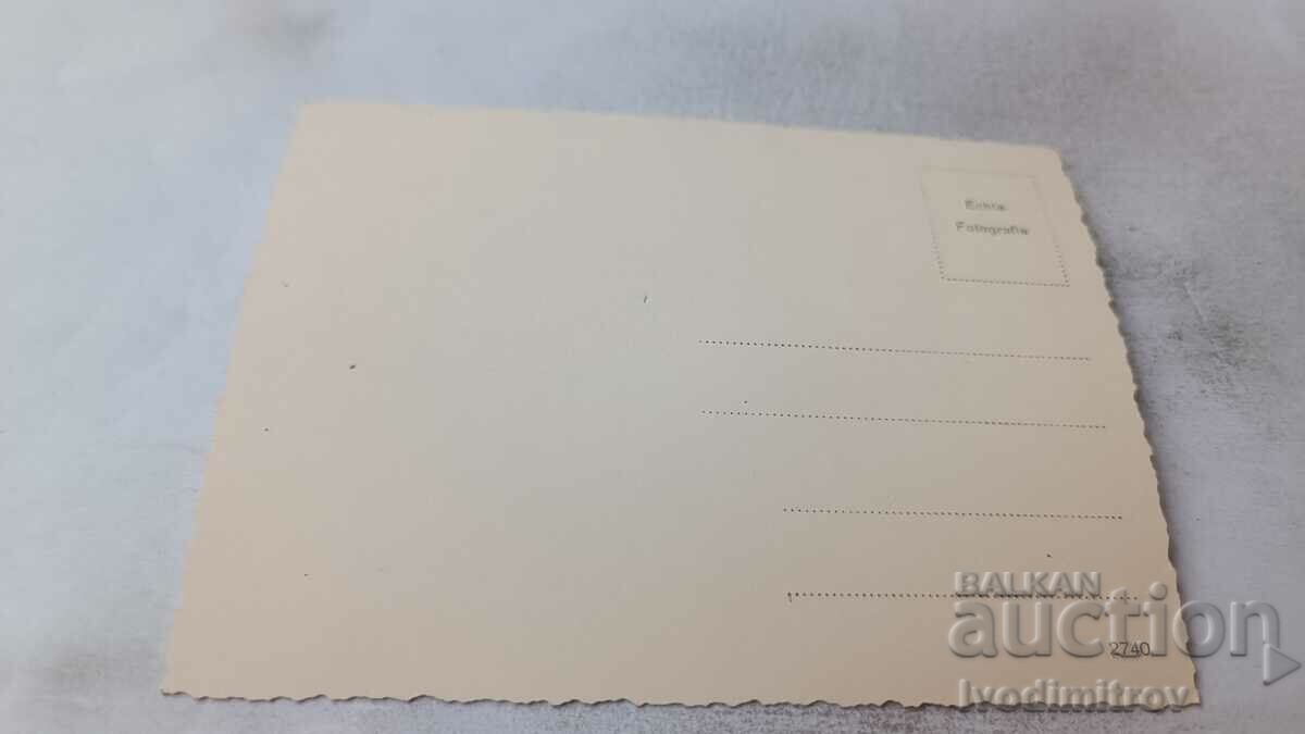 Photo Young woman playing tennis with price 0.75 BGN | € 0.38 Photo Young woman playing tennis with price 0.75 BGN | € 0.38