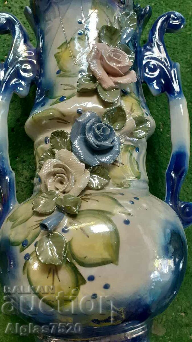 A beautiful vase with price 40.00 BGN | € 20.45 A beautiful vase with price 40.00 BGN | € 20.45