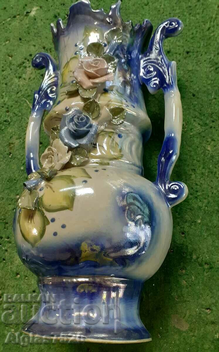 A beautiful vase - 5 A beautiful vase - 5