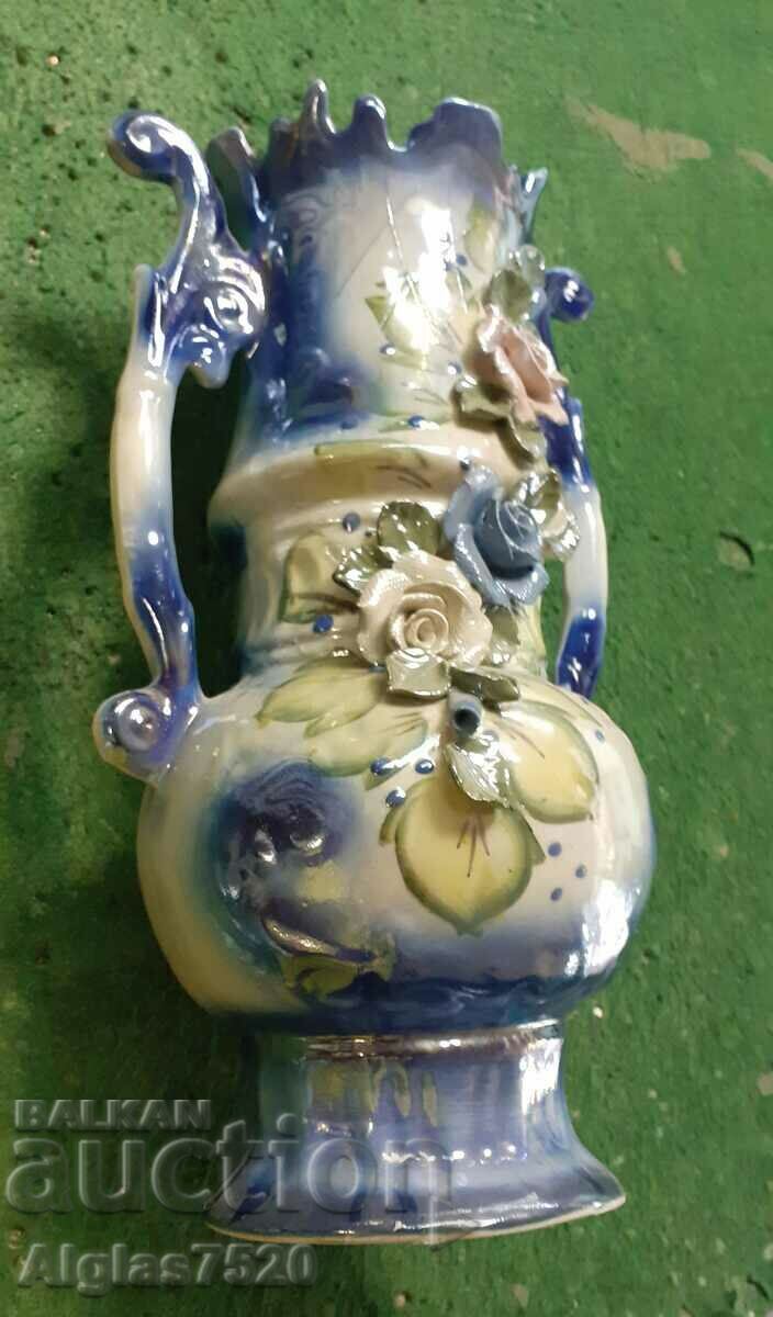 A beautiful vase - 6 A beautiful vase - 6