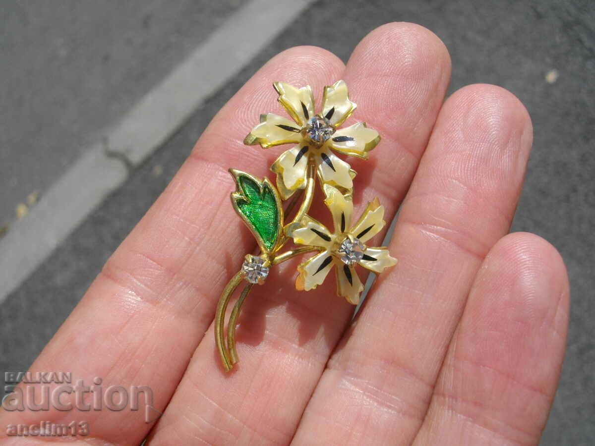 STARA BEAUTIFUL BROSHA with price 25.00 BGN | € 12.78 STARA BEAUTIFUL BROSHA with price 25.00 BGN | € 12.78