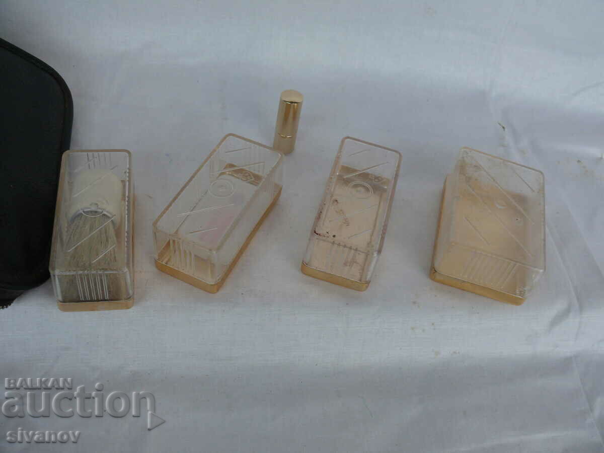 Delivery of Vintage Men's Barber Kit #1482 Delivery of Vintage Men's Barber Kit #1482