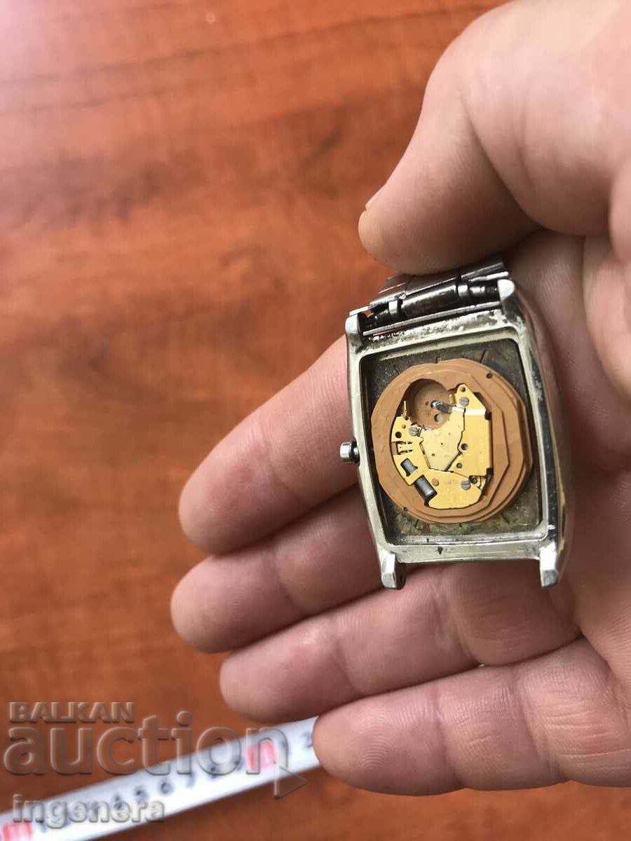 MEN'S HAND WATCH NOT WORKING GOLD PLATED ELECTRONIC with price 18.00 BGN | € 9.20 MEN'S HAND WATCH NOT WORKING GOLD PLATED ELECTRONIC with price 18.00 BGN | € 9.20