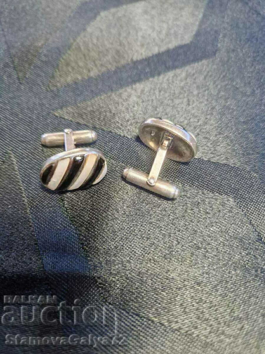 Beautiful antique silver cufflinks with price 89.00 BGN | € 45.50 Beautiful antique silver cufflinks with price 89.00 BGN | € 45.50
