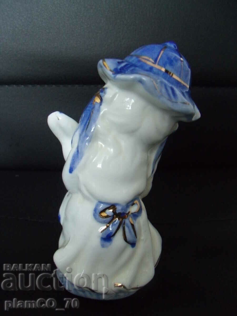 Auction #*7116 old porcelain figurine Auction #*7116 old porcelain figurine