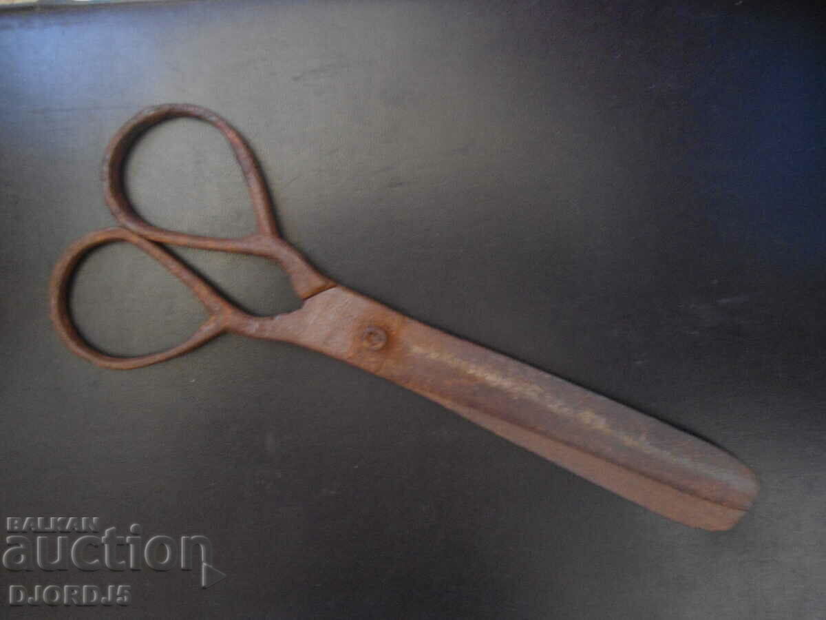 Old big scissors, stuffing - 7 Old big scissors, stuffing - 7