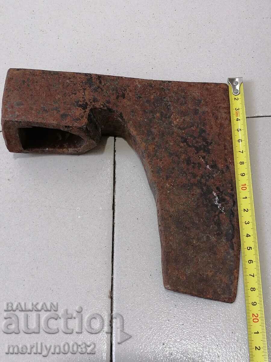 Δημοπρασία Παλιό τσεκούρι Μεγάλη λεπίδα σπαθιού χωρίς χυμό