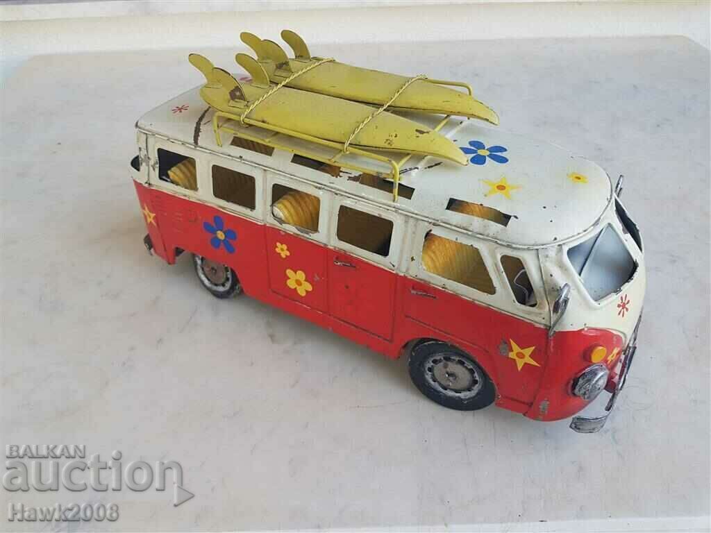 Аукцион КУЛТОВА ЛАМАРИНЕНА играчка VW Калифорния хипарски бус Аукцион КУЛТОВА ЛАМАРИНЕНА играчка VW Калифорния хипарски бус