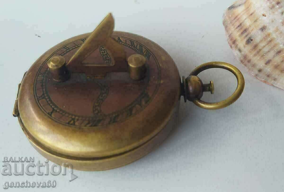 Оригинален ретро морски компас/месинг с цена € 40.00 | 78.23 лв.