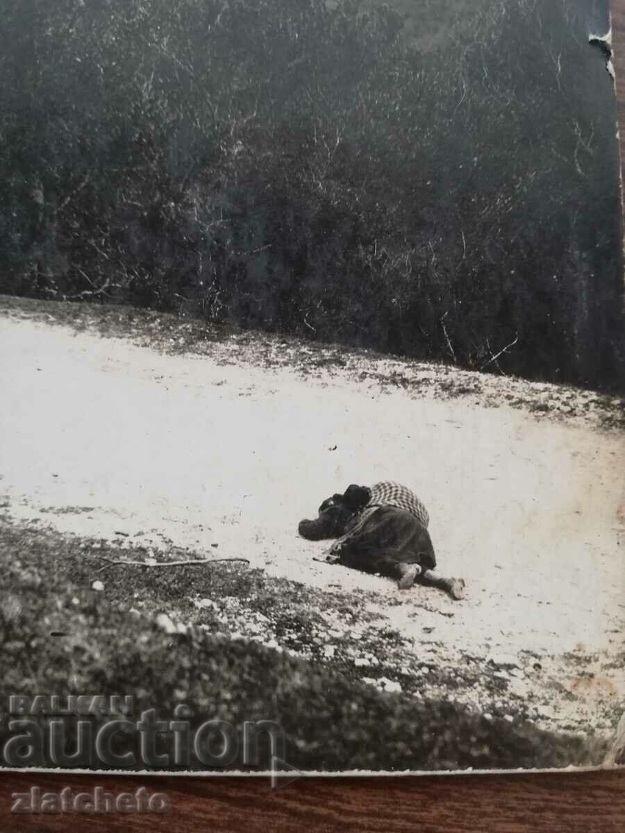 Auction Old photo Kingdom of Bulgaria - Killed man, woman and grandmother Auction Old photo Kingdom of Bulgaria - Killed man, woman and grandmother