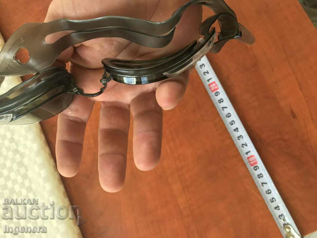 ΧΡΗΣΙΜΟΠΟΙΗΜΕΝΑ ΓΥΑΛΙΑ ΚΟΛΥΒΗΣΗΣ ΣΙΛΙΚΟΝΗΣ INTEX με τιμή 8.00 BGN | € 4.09