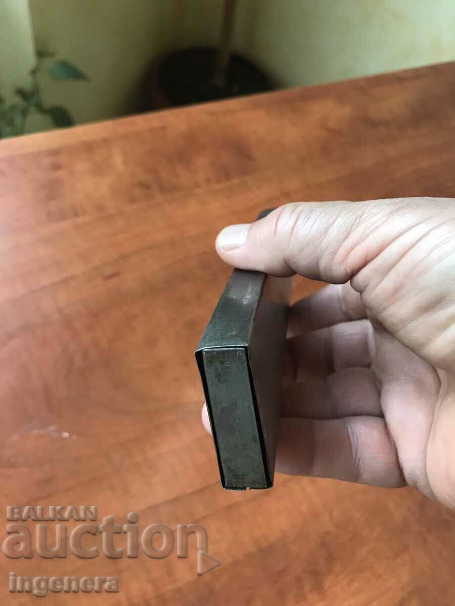 BOX BOX METAL - 6 BOX BOX METAL - 6