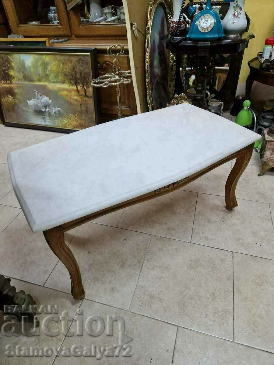 Аукцион Красива антикварна масичка масив с мраморен плот Аукцион Красива антикварна масичка масив с мраморен плот