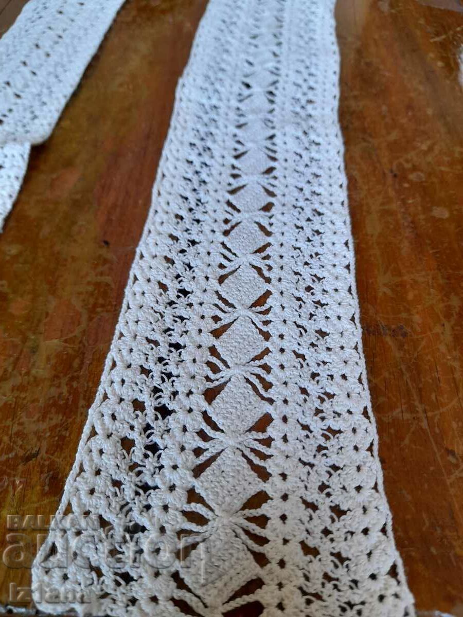 Auction  Old lace
