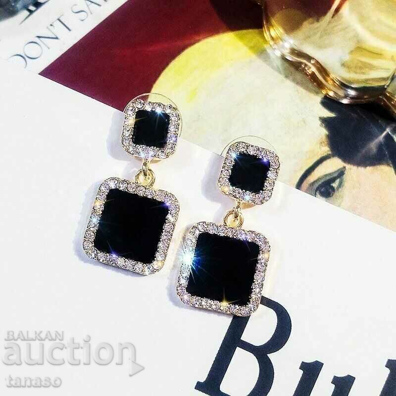 Delivery of Earrings with black crystals - dangling Delivery of Earrings with black crystals - dangling