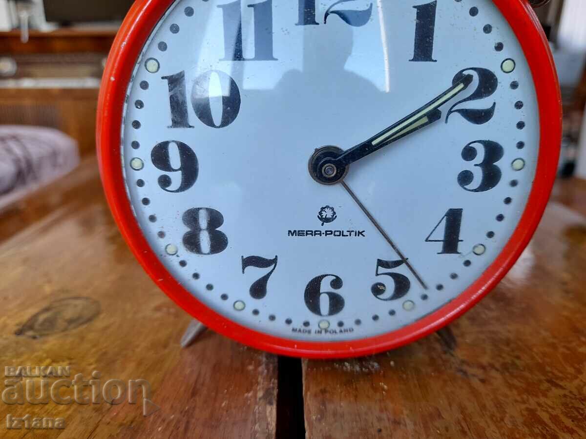 Old clock, alarm clock Mera Poltik with price 40.00 BGN | € 20.45 Old clock, alarm clock Mera Poltik with price 40.00 BGN | € 20.45