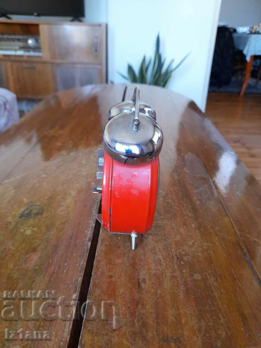 Auction Old clock, alarm clock Mera Poltik Auction Old clock, alarm clock Mera Poltik