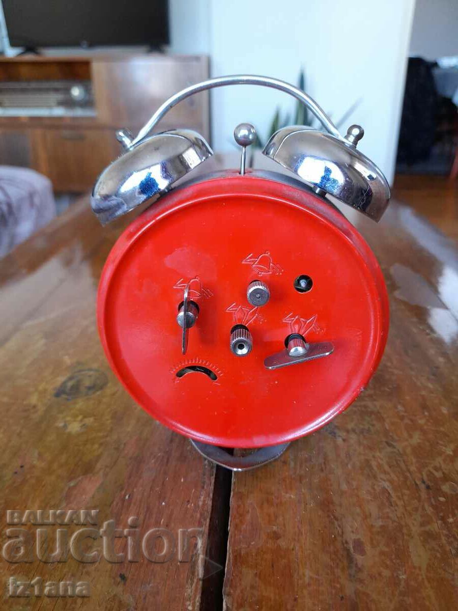 Delivery of Old clock, alarm clock Mera Poltik Delivery of Old clock, alarm clock Mera Poltik