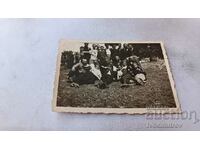 Photo village of Batenberg Youth and girls on the meadow 1939