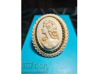 Antique Collectible Large Cameo Brooch